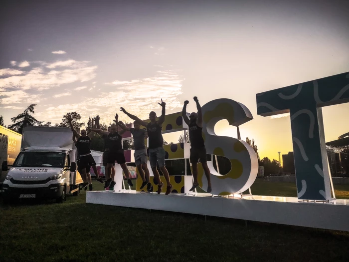 1 Największy festiwal tego lata FEST Festival i strefy pełne designu od Colors of Design!
