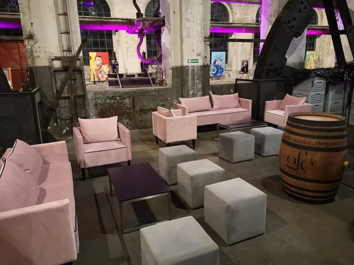 VIVA FLAMINGO SOFA