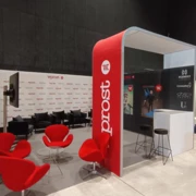 Stoisko 5 x 5m z kantorkiem i ladą
